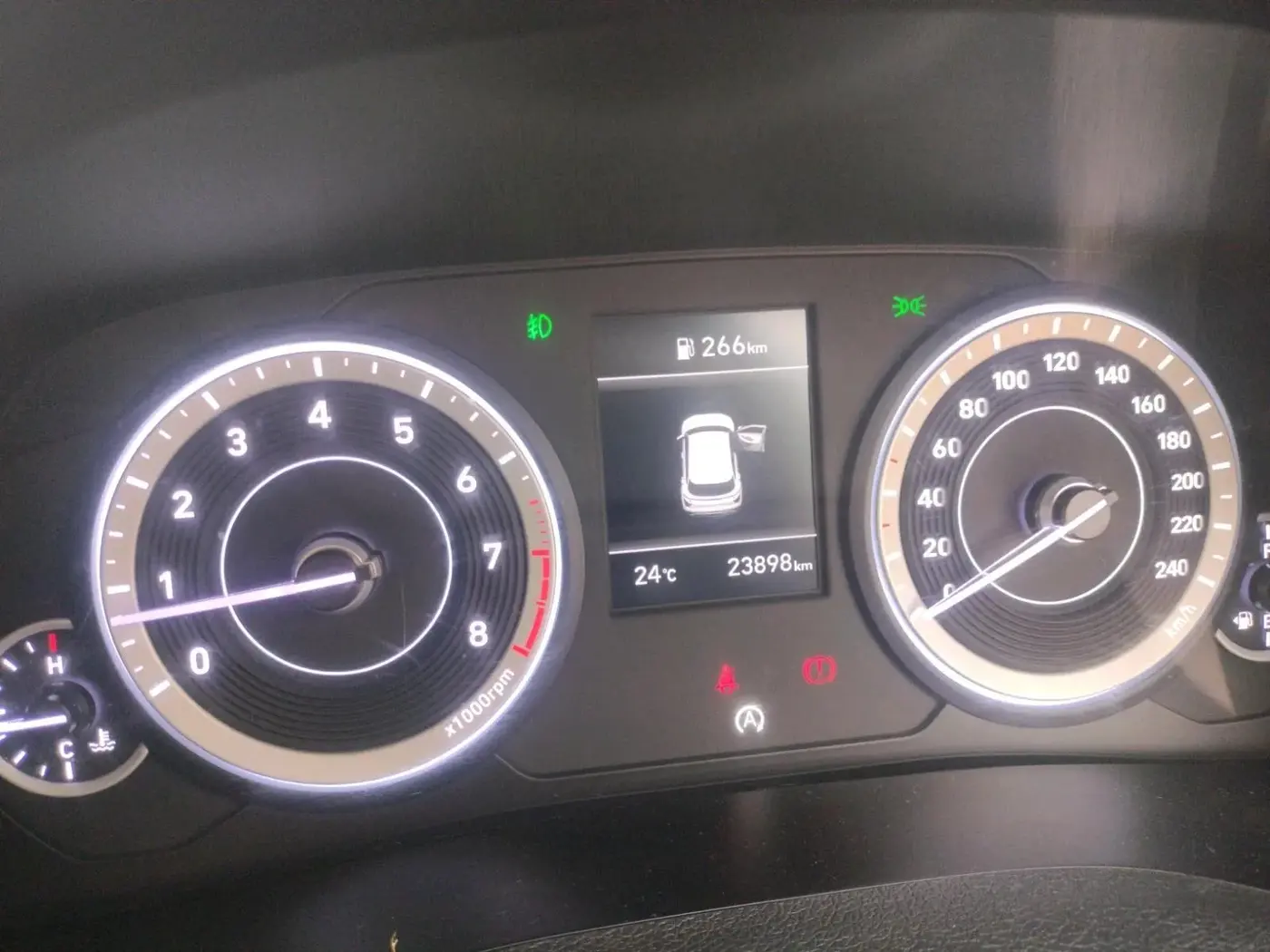 2023 Hyundai Creta SX 1.5 PETROL, Petrol, Manual, 23,898 km, interior