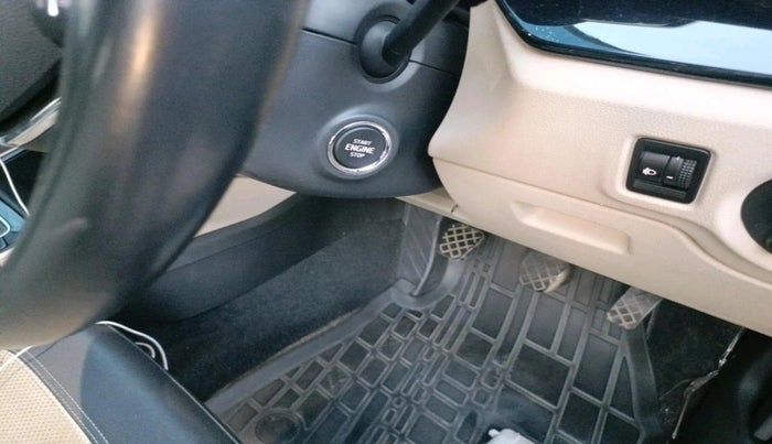 2022 Skoda SLAVIA STYLE 1.0L TSI MT, Petrol, Manual, 63,585 km, interior