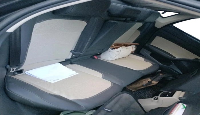 2022 Skoda SLAVIA STYLE 1.0L TSI MT, Petrol, Manual, 63,585 km, interior