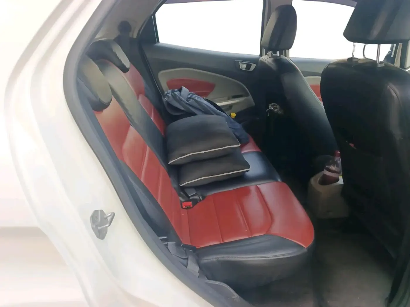 2017 Ford Ecosport TITANIUM 1.5L DIESEL, Diesel, Manual, 1,41,919 km, interior
