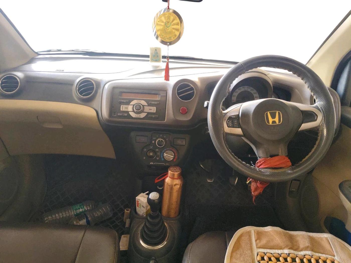 2012 Honda Brio V MT, Petrol, Manual, 1,05,776 km, interior