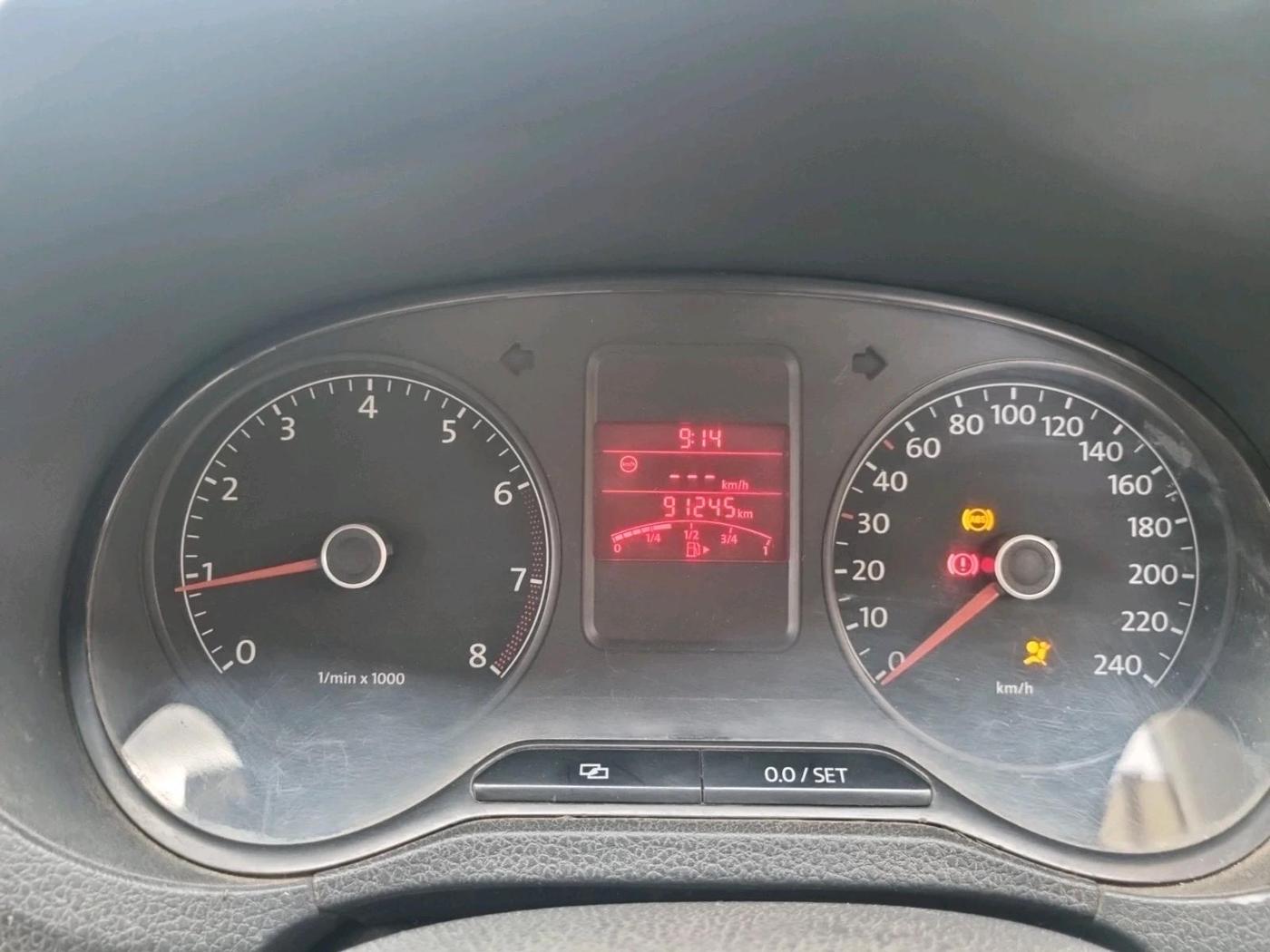 2011 Volkswagen Polo HIGHLINE1.2L, Petrol, Manual, 91,245 km, interior