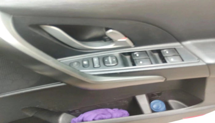 2017 Mahindra XUV500 W10 AT 1.99, Diesel, Automatic, 66,499 km, interior