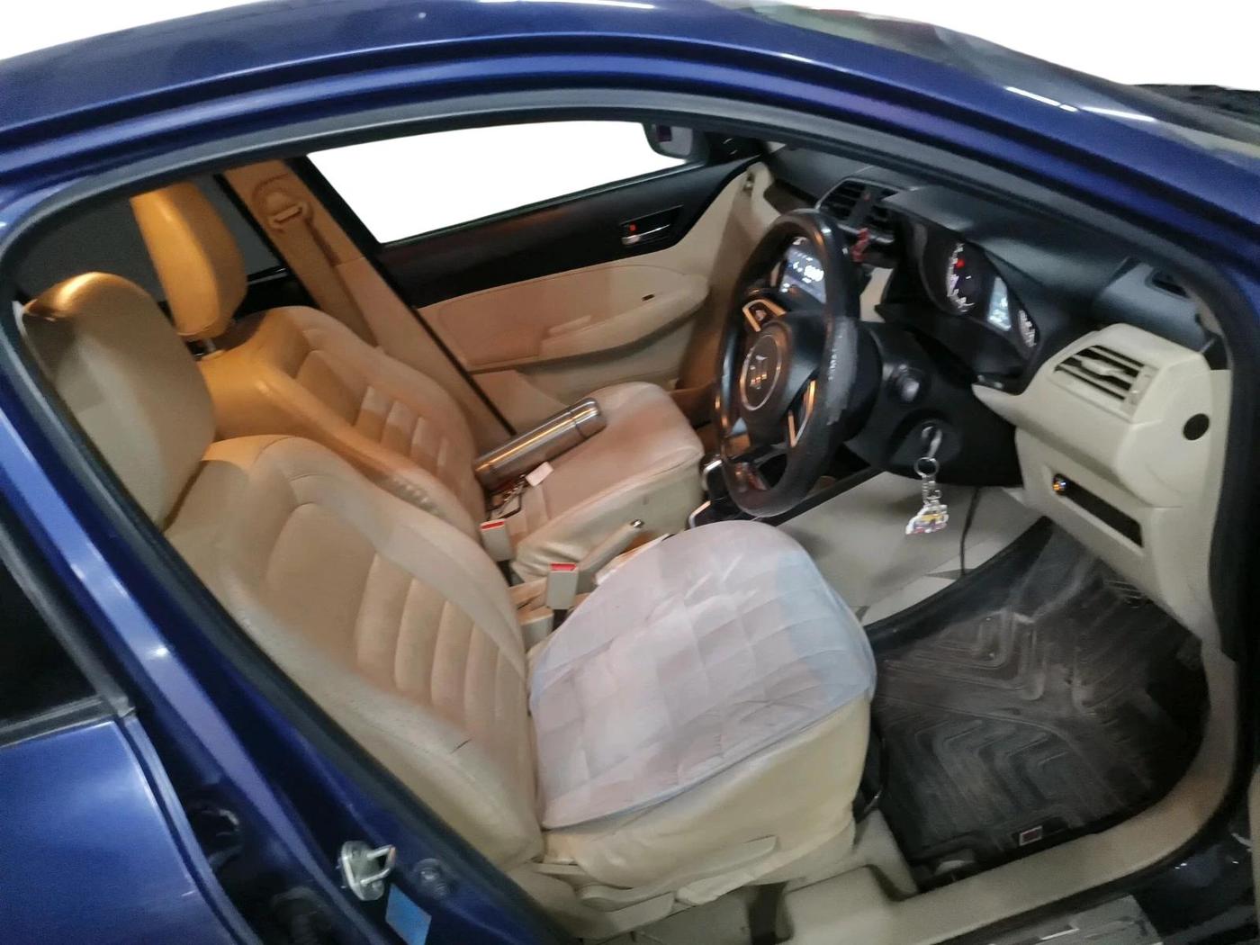 2019 Maruti Dzire VXI AMT, CNG, Automatic, 1,04,706 km, interior