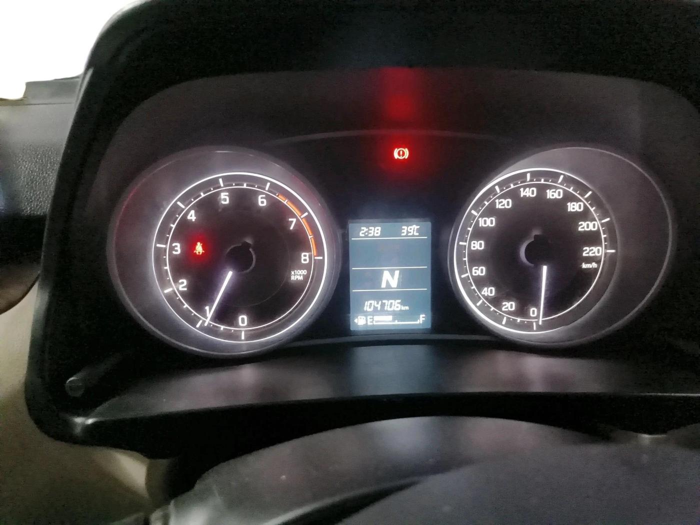 2019 Maruti Dzire VXI AMT, CNG, Automatic, 1,04,706 km, interior