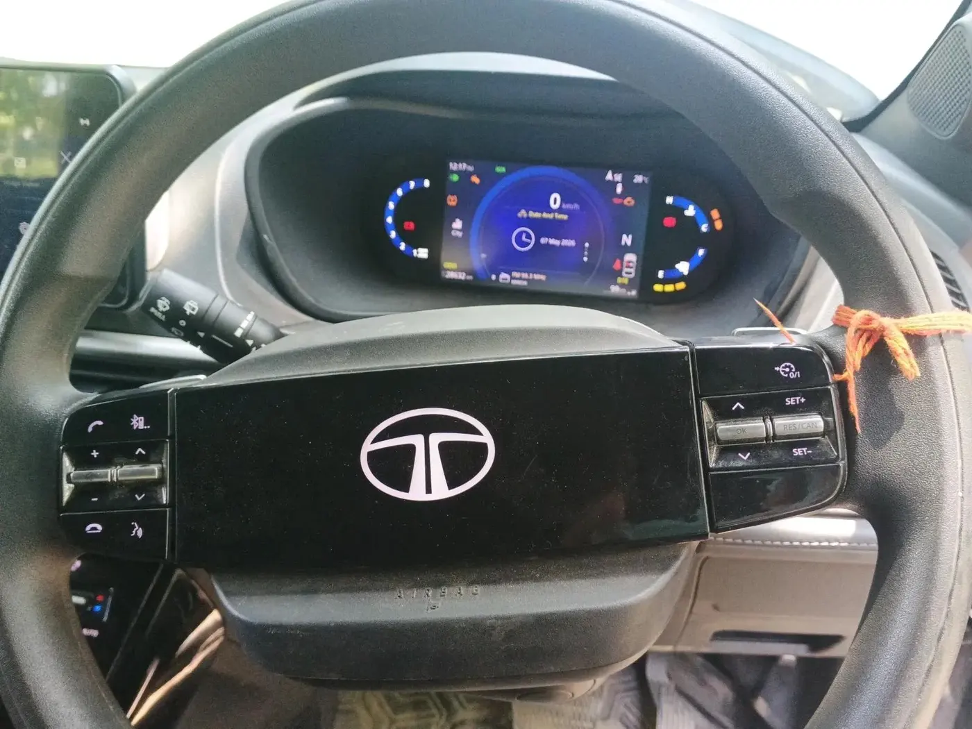 2024 Tata NEXON CREATIVE PLUS 1.2 REVOTRON 6 AMT DT, Petrol, Automatic, 28,632 km, interior