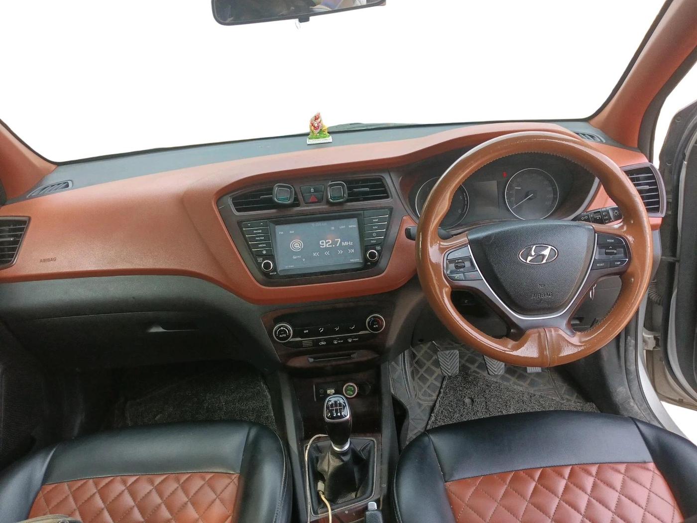 2017 Hyundai Elite i20 ASTA 1.4 CRDI, Diesel, Manual, 1,67,638 km, interior