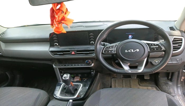 2024 KIA SELTOS  HTK PLUS 1.5 PETROL MT, Petrol, Manual, 32,651 km, interior