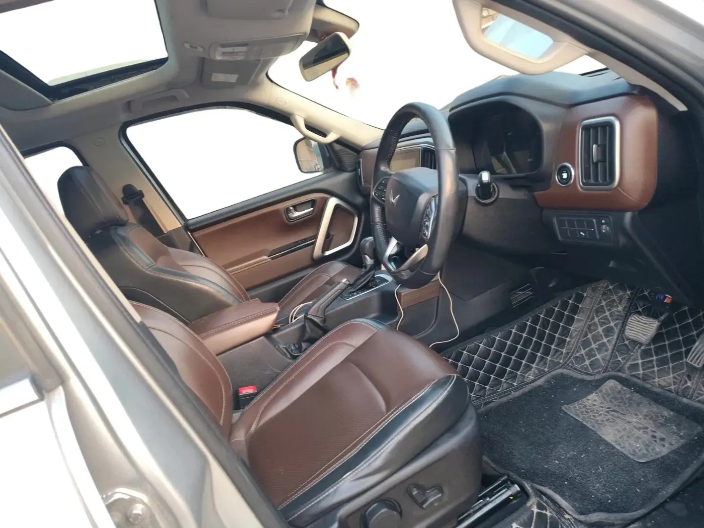2022 Mahindra SCORPIO-N Z8 L DIESEL AT 2WD 6 STR, Diesel, Automatic, 1,00,177 km, interior
