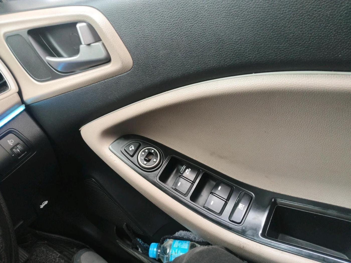 2015 Hyundai Elite i20 SPORTZ 1.2 (O), Petrol, Manual, 70,057 km, interior