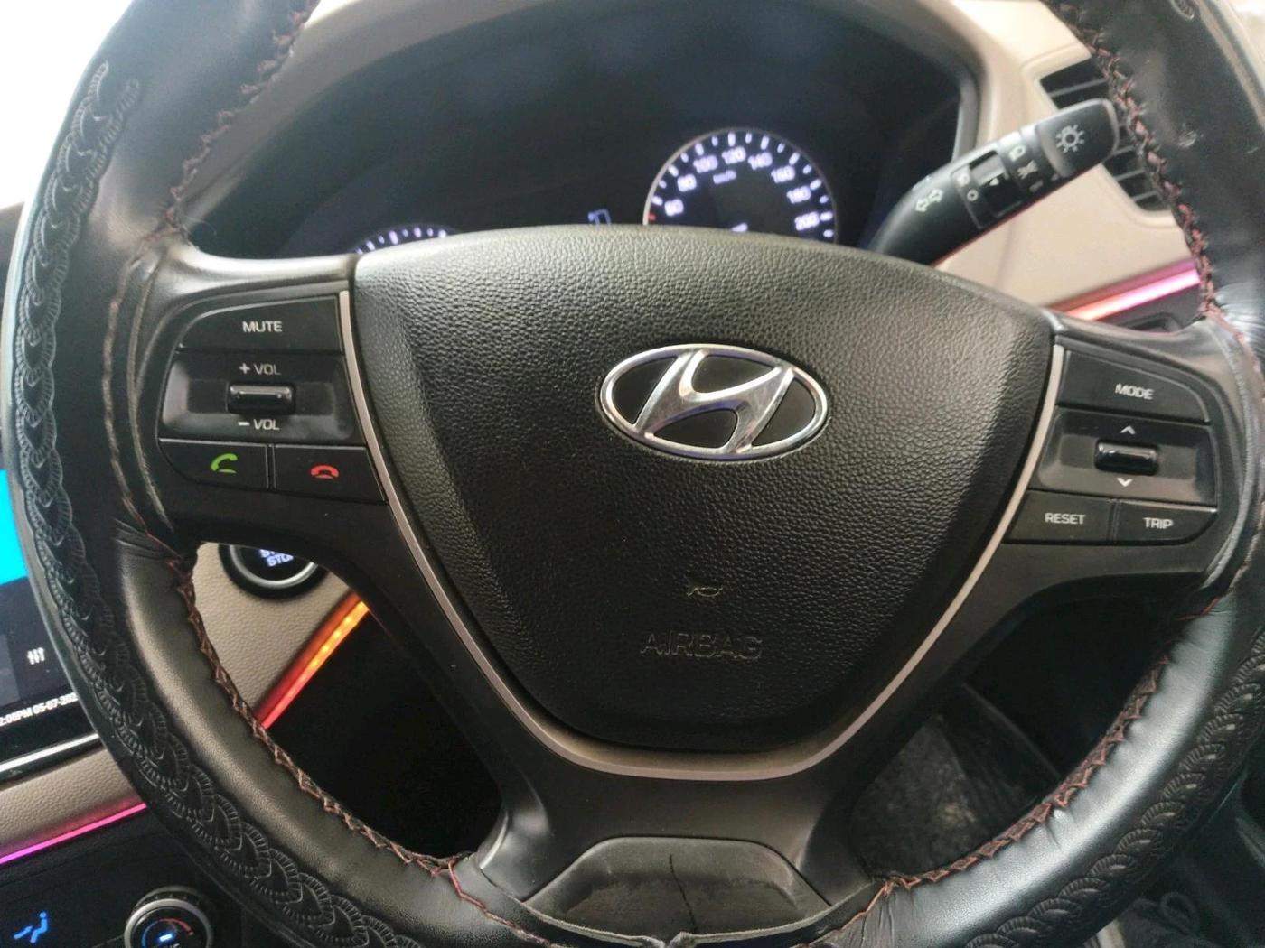 2015 Hyundai Elite i20 SPORTZ 1.2 (O), Petrol, Manual, 70,057 km, interior