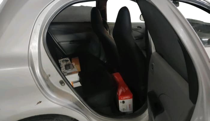 2011 Toyota Etios Liva G, Petrol, Manual, 1,13,869 km, interior