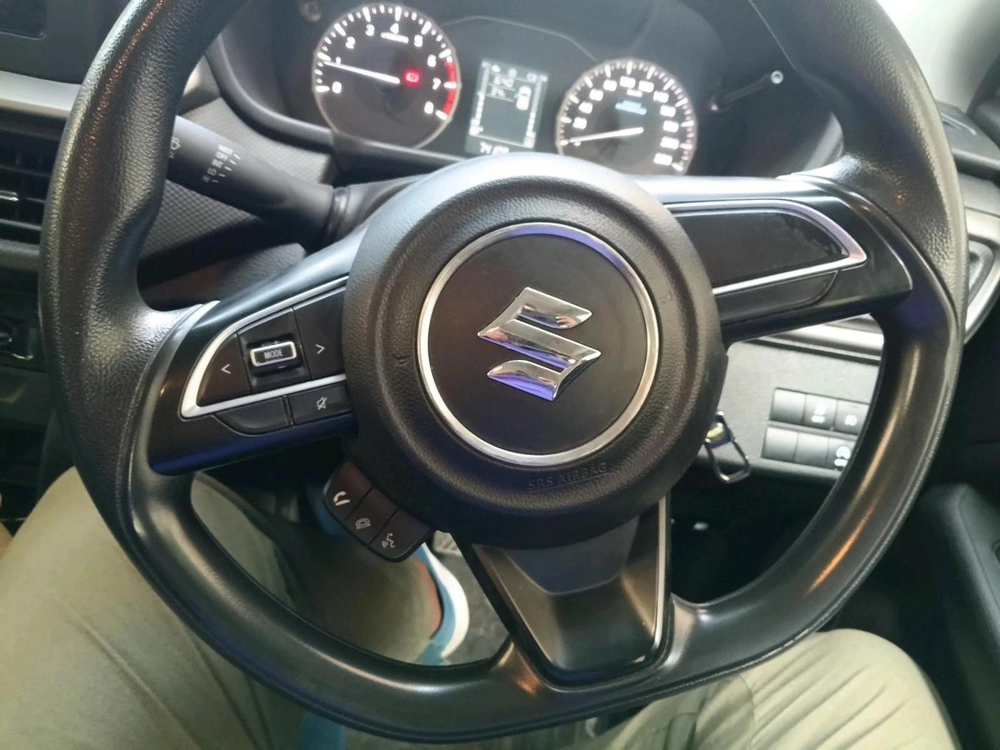2022 Maruti BREZZA VXI SMART HYBRID, Petrol, Manual, 74,108 km, interior