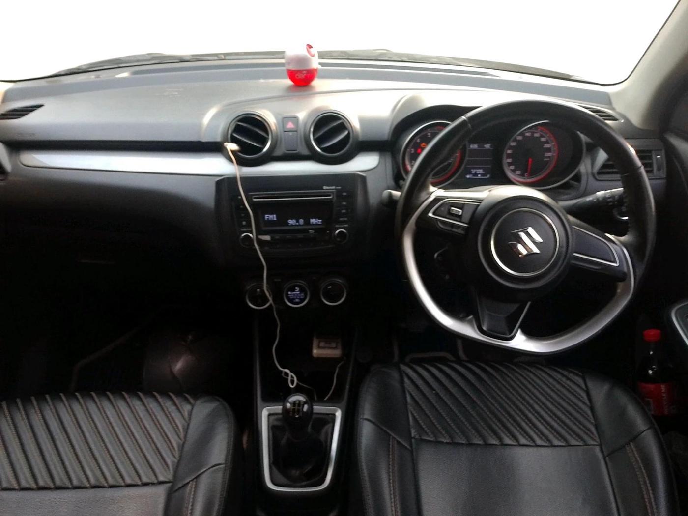 2019 Maruti Swift ZXI, CNG, Manual, 72,706 km, interior
