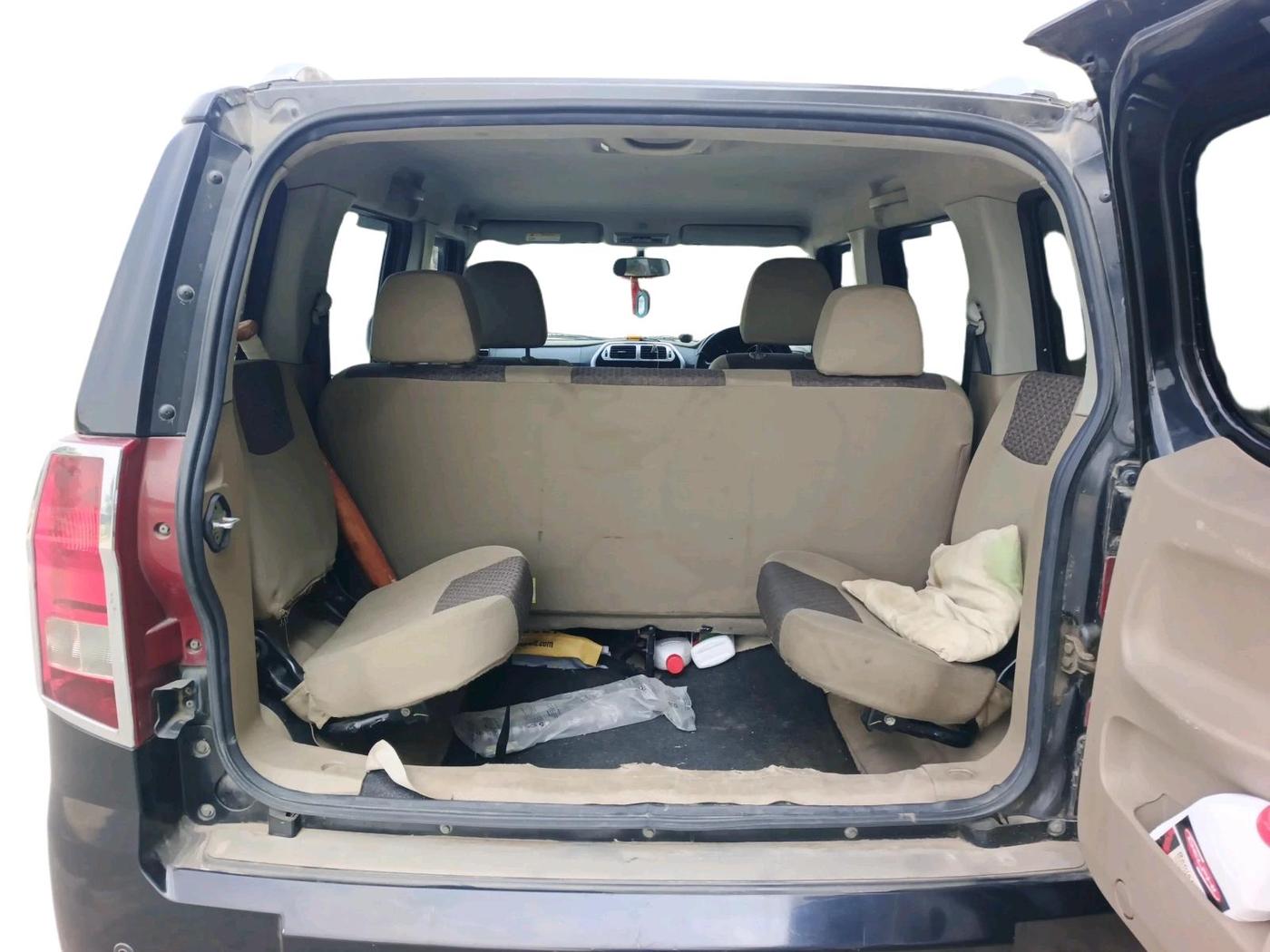 2016 Mahindra TUV300 T8 AMT, Diesel, Automatic, 50,096 km, exterior
