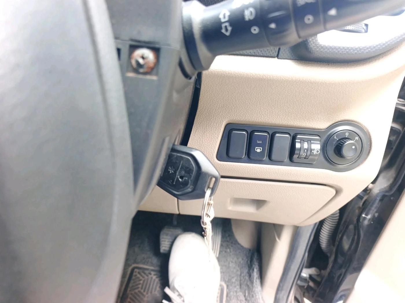 2016 Mahindra TUV300 T8 AMT, Diesel, Automatic, 50,096 km, interior