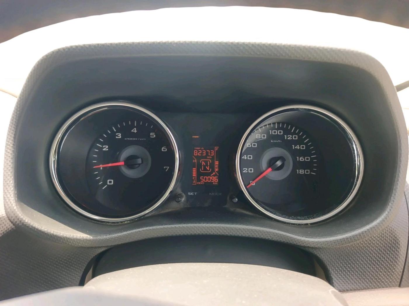 2016 Mahindra TUV300 T8 AMT, Diesel, Automatic, 50,096 km, interior