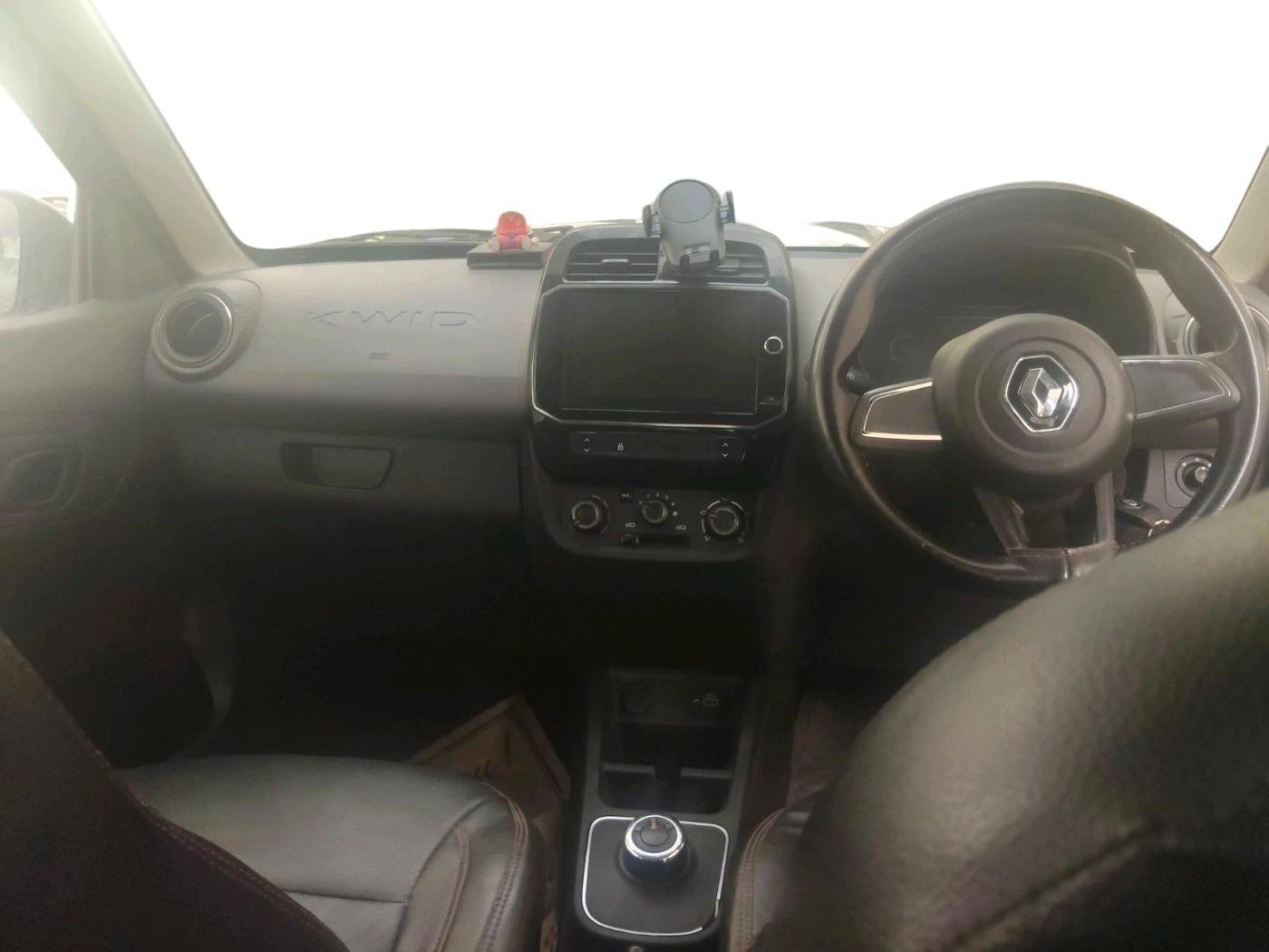 2021 Renault Kwid RXT 1.0 AMT (O), Petrol, Automatic, 33,132 km, interior