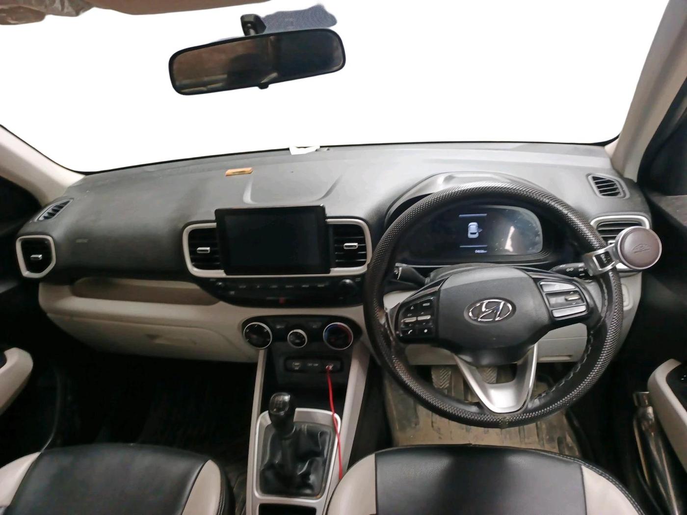 2022 Hyundai VENUE S(O) 1.2, Petrol, Manual, 54,636 km, interior