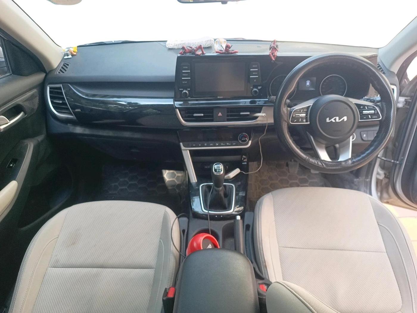 2023 KIA SELTOS HTK PLUS 1.5 IMT, Petrol, Manual, 27,945 km, interior