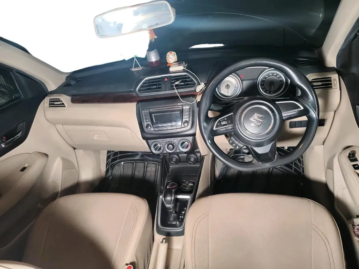 2017 Maruti Dzire VXI AMT, Petrol, Automatic, 1,21,457 km, interior