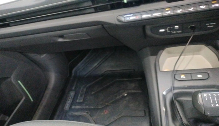 2025 KIA SYROS HTK Plus 1.0 Turbo 6MT, Petrol, Manual, 26,762 km, interior