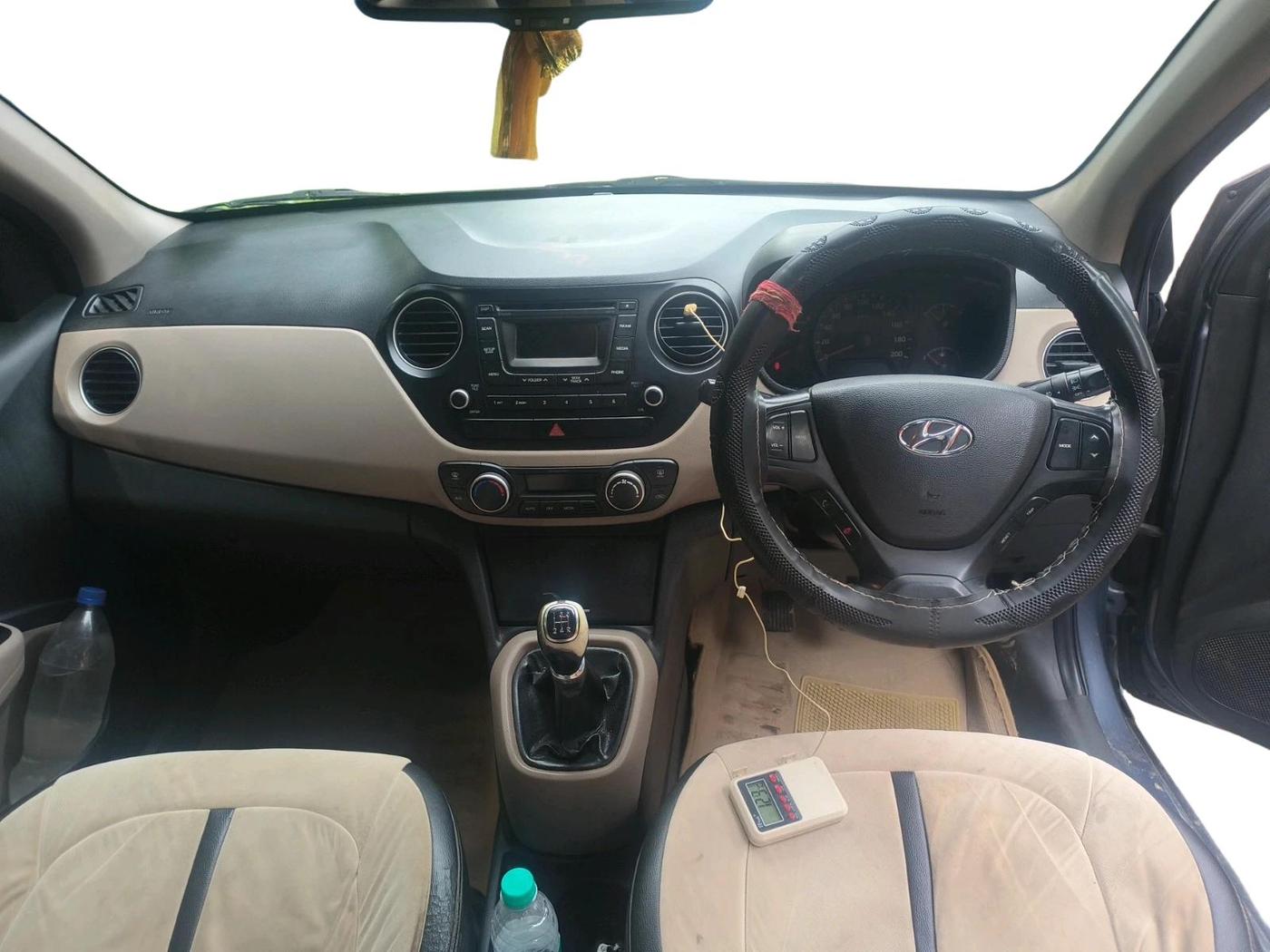 2014 Hyundai Xcent SX 1.2 (O), Petrol, Manual, 88,677 km, interior