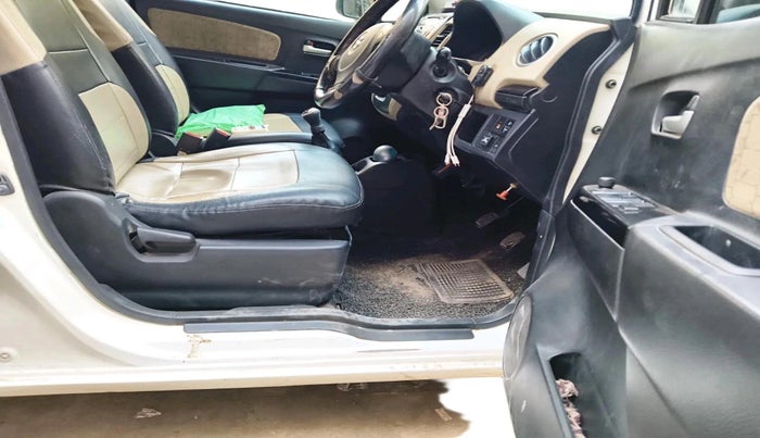 2017 Maruti Wagon R 1.0 VXI, CNG, Manual, 1,16,477 km, interior