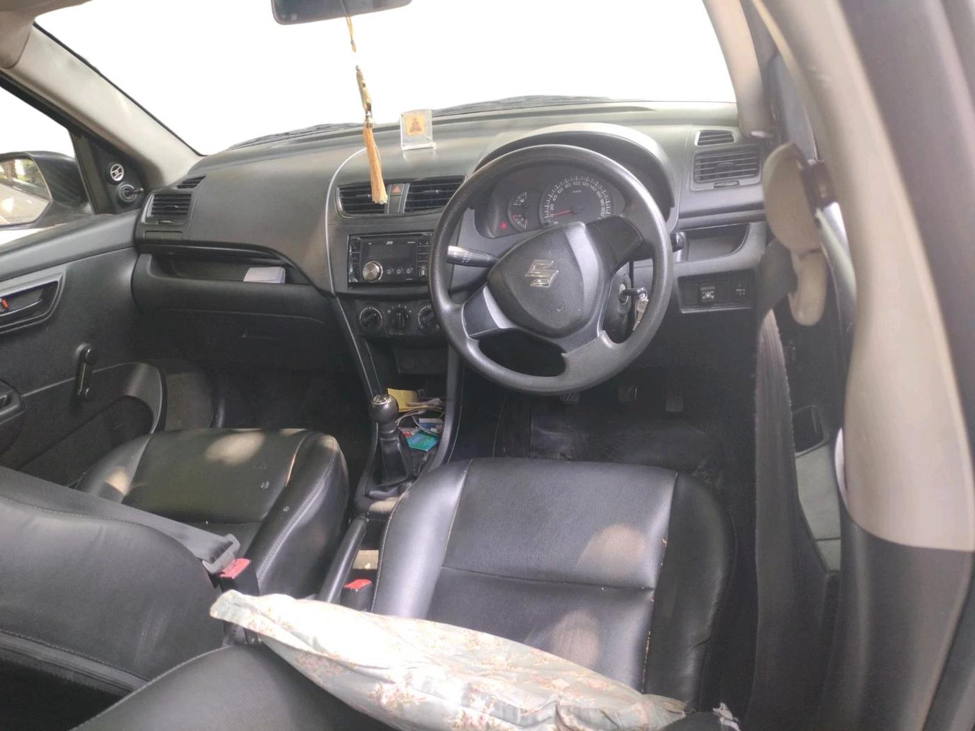 2012 Maruti Swift LXI, CNG, Manual, 89,913 km, interior