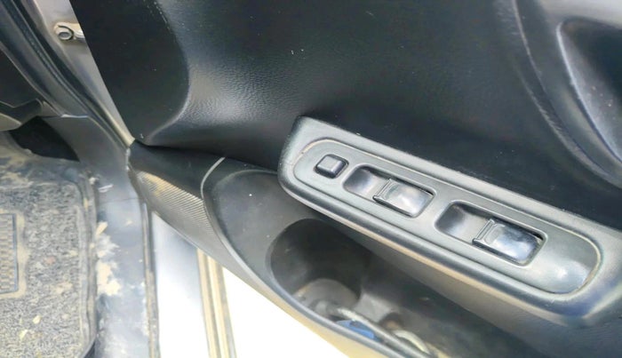 2014 Maruti Swift LXI, Petrol, Manual, 1,17,984 km, interior