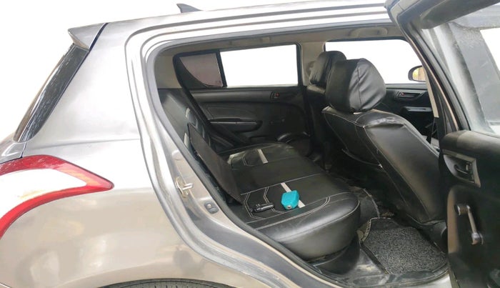 2014 Maruti Swift LXI, Petrol, Manual, 1,17,984 km, interior