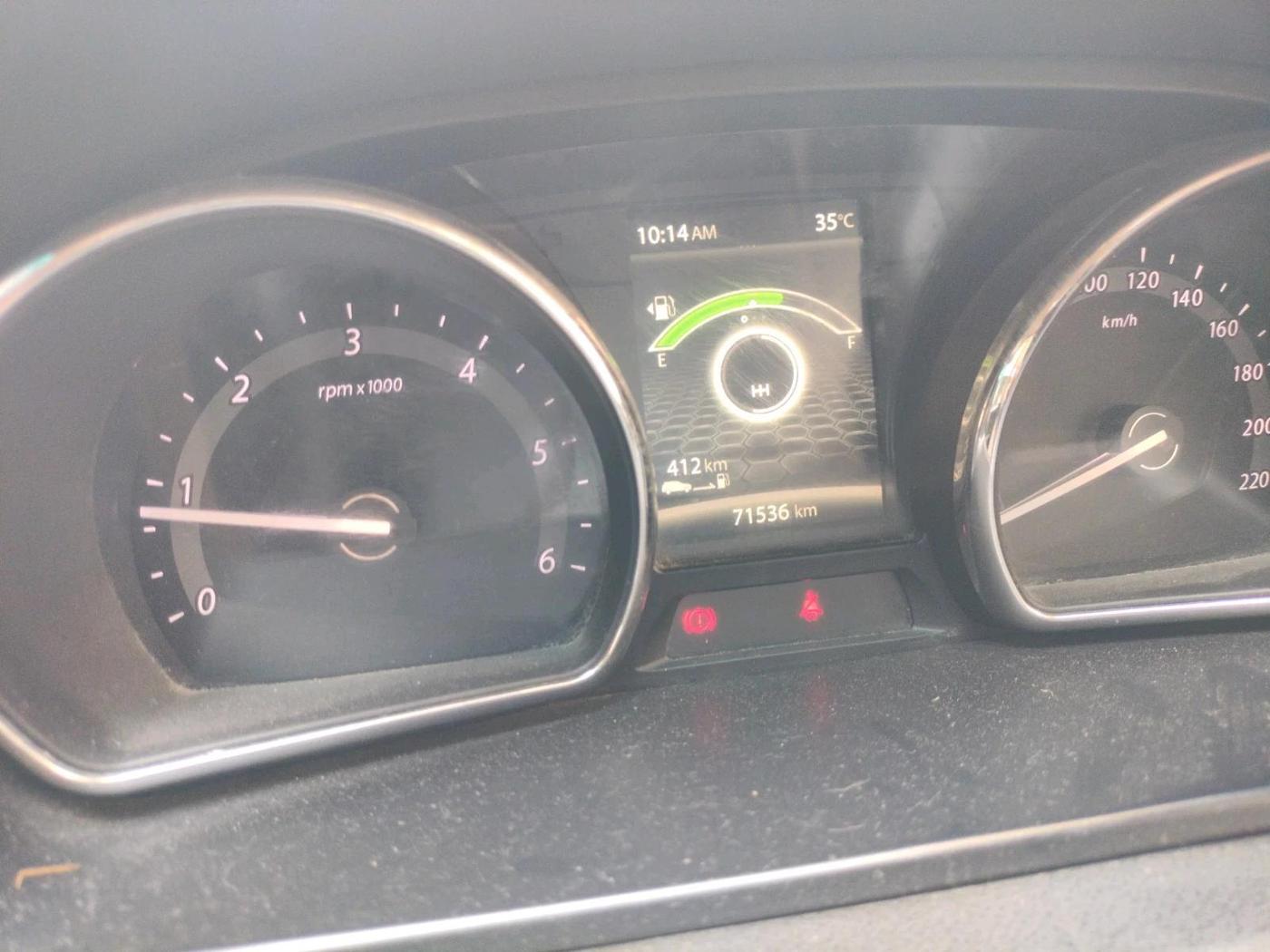 2017 Tata Hexa XE 4X2 7 STR, Diesel, Manual, 71,536 km, interior