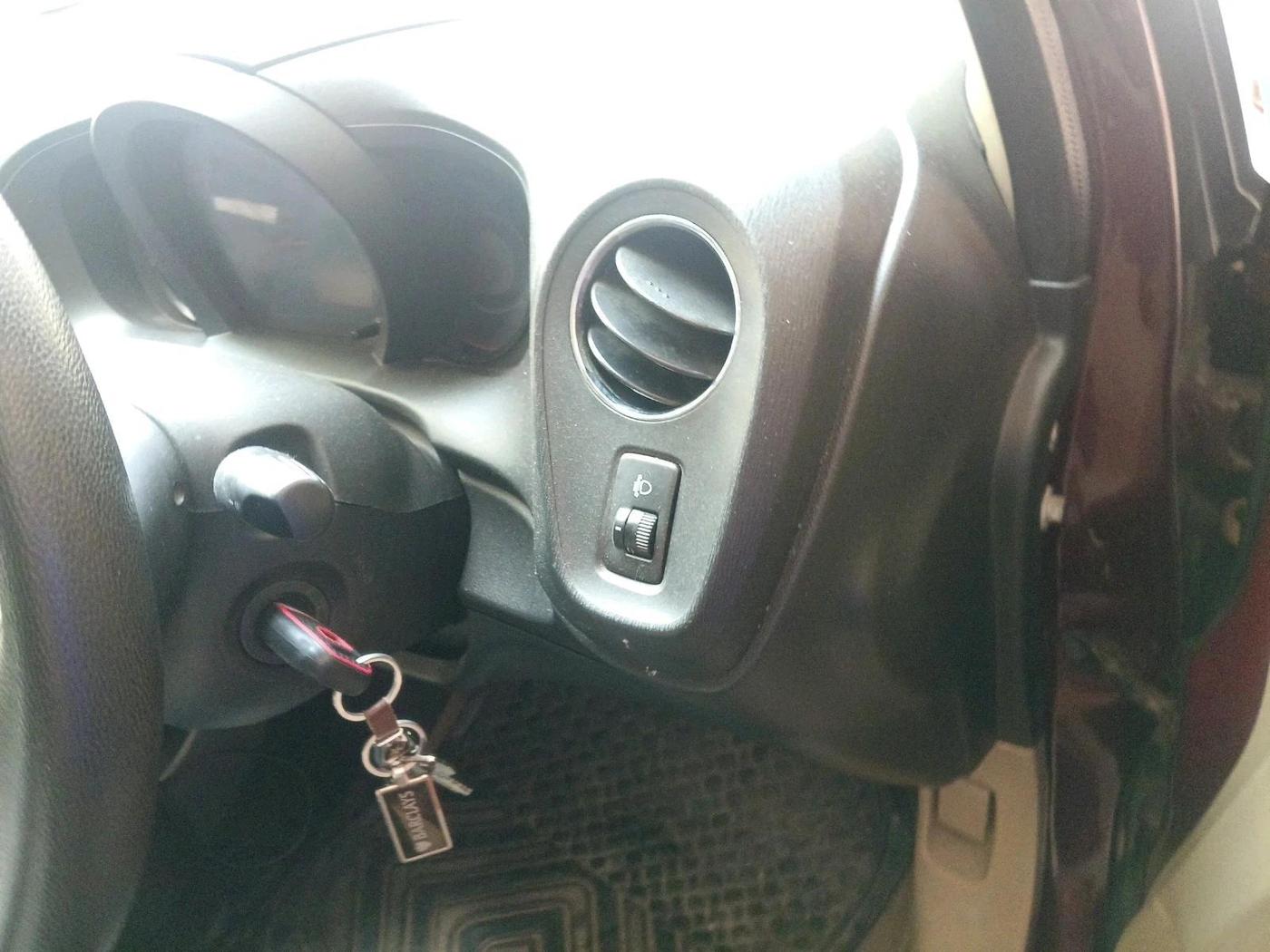 2014 Honda Amaze 1.2L I-VTEC S, Petrol, Manual, 1,02,914 km, interior