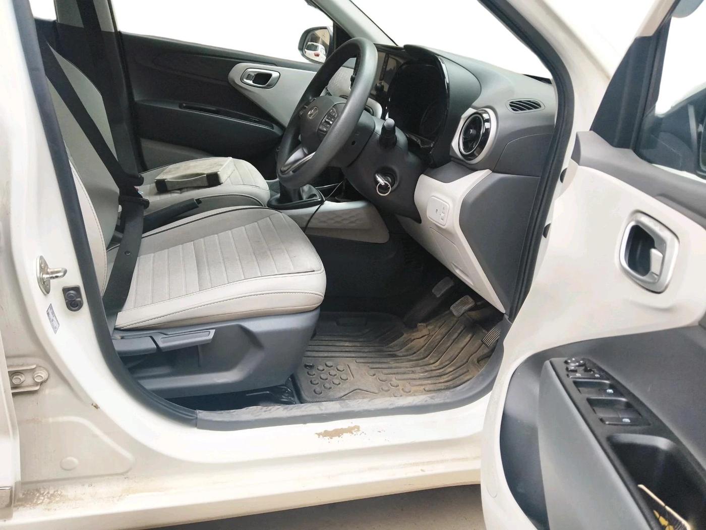 2023 Hyundai GRAND I10 NIOS SPORTZ 1.2 KAPPA VTVT, Petrol, Manual, 23,236 km, interior