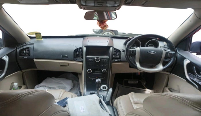 2018 Mahindra XUV500 W10 AT, Diesel, Automatic, 79,036 km, interior