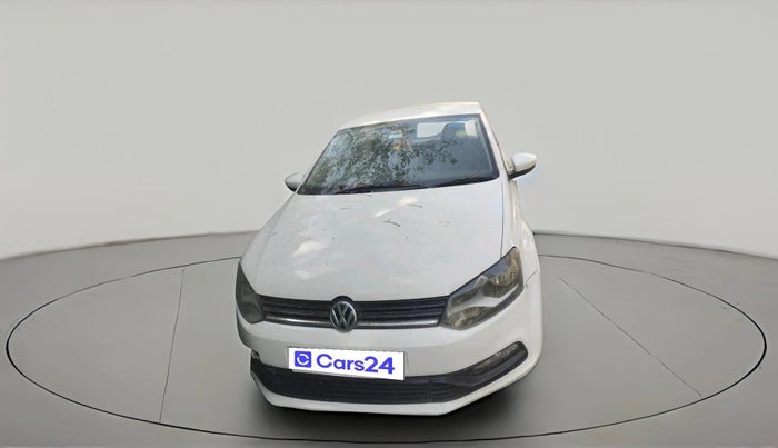 2015 Volkswagen Polo COMFORTLINE 1.2L, Petrol, Manual, 1,40,635 km, exterior