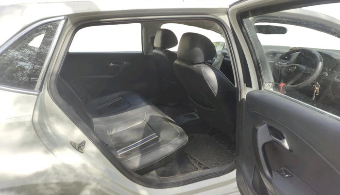 2015 Volkswagen Polo COMFORTLINE 1.2L, Petrol, Manual, 1,40,635 km, interior