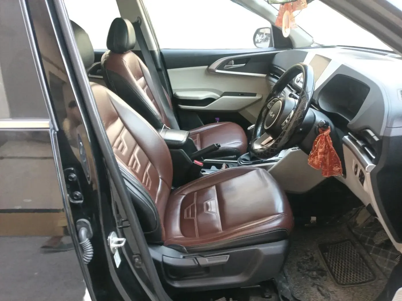 2023 KIA CARENS PRESTIGE PLUS 1.5 IMT DIESEL 7 STR, Diesel, Manual, 85,601 km, interior