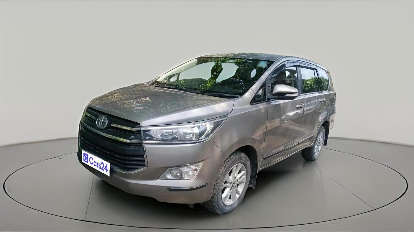 2017 Toyota Innova Crysta 2.4 GX 7 STR, Diesel, Manual, 30,309 km, exterior