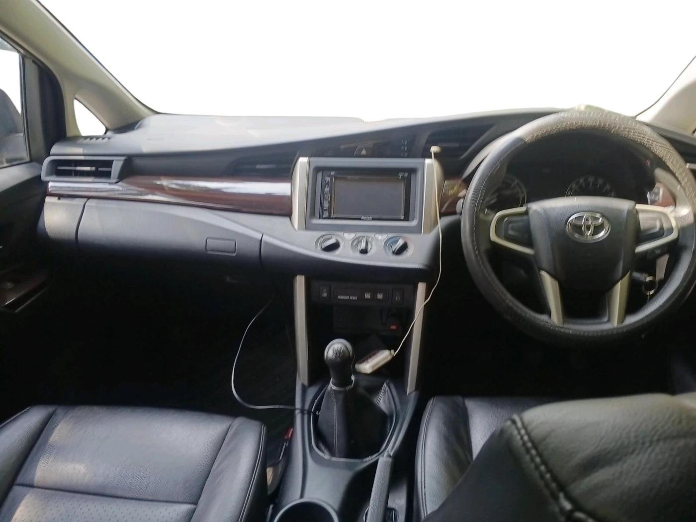 2017 Toyota Innova Crysta 2.4 GX 7 STR, Diesel, Manual, 30,309 km, interior