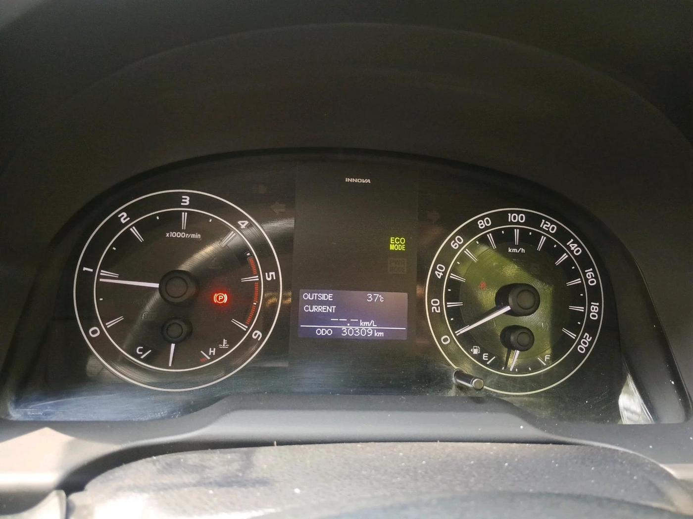 2017 Toyota Innova Crysta 2.4 GX 7 STR, Diesel, Manual, 30,309 km, interior