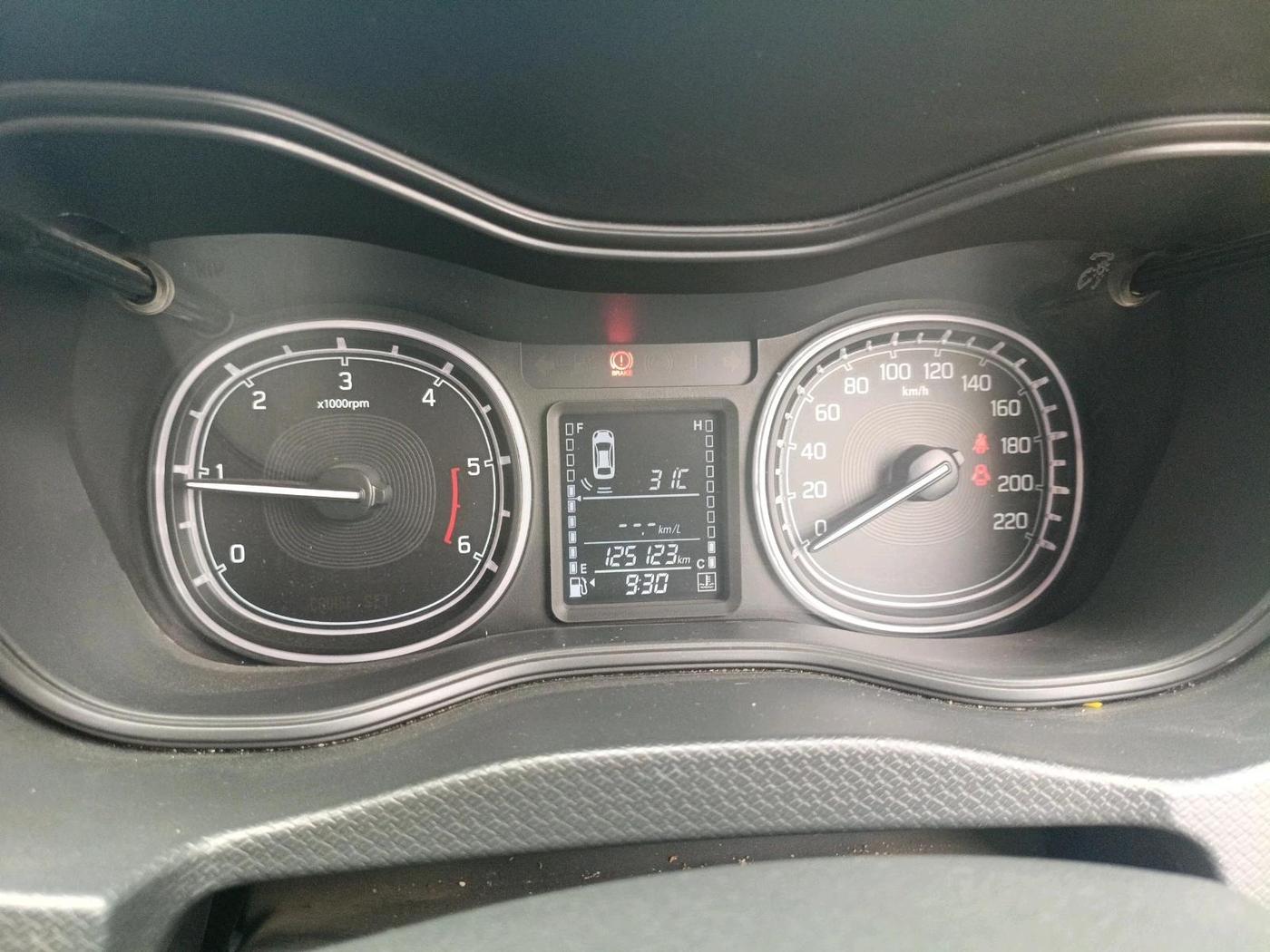 2017 Maruti Vitara Brezza ZDI PLUS, Diesel, Manual, 1,25,123 km, interior