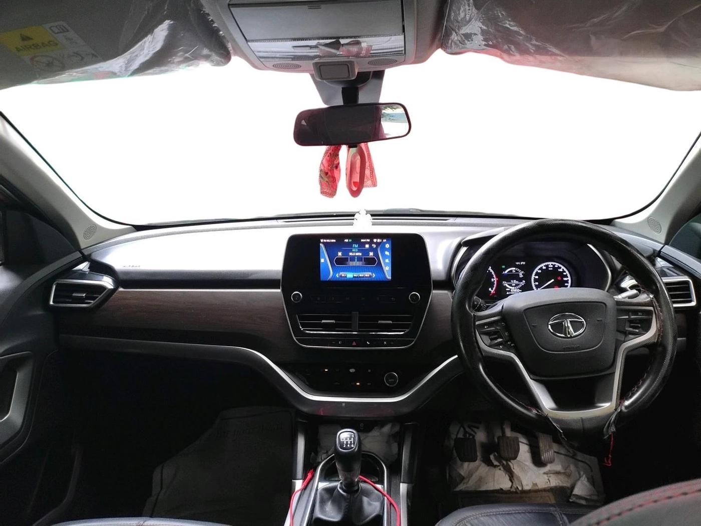 2022 Tata Harrier XT 2.0L KRYOTEC, Diesel, Manual, 1,05,850 km, interior