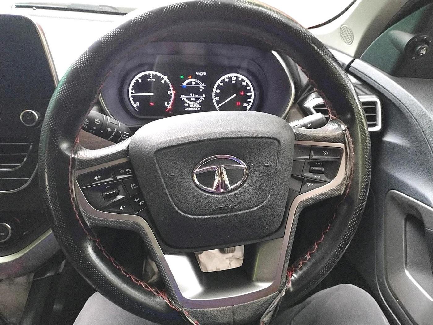 2022 Tata Harrier XT 2.0L KRYOTEC, Diesel, Manual, 1,05,850 km, interior