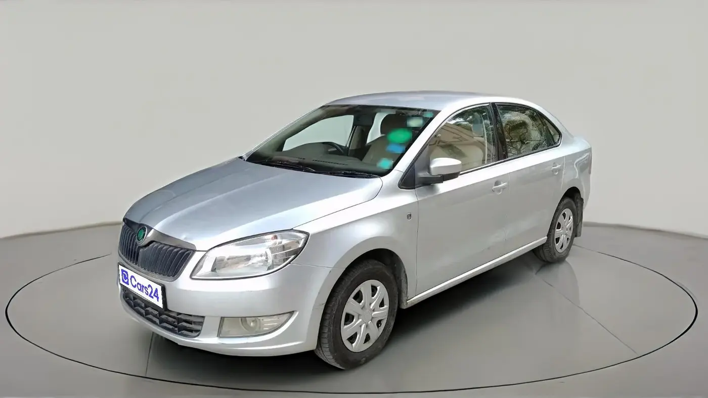 2011 Skoda Rapid AMBITION 1.6 MPI MT, Petrol, Manual, 63,000 km, exterior