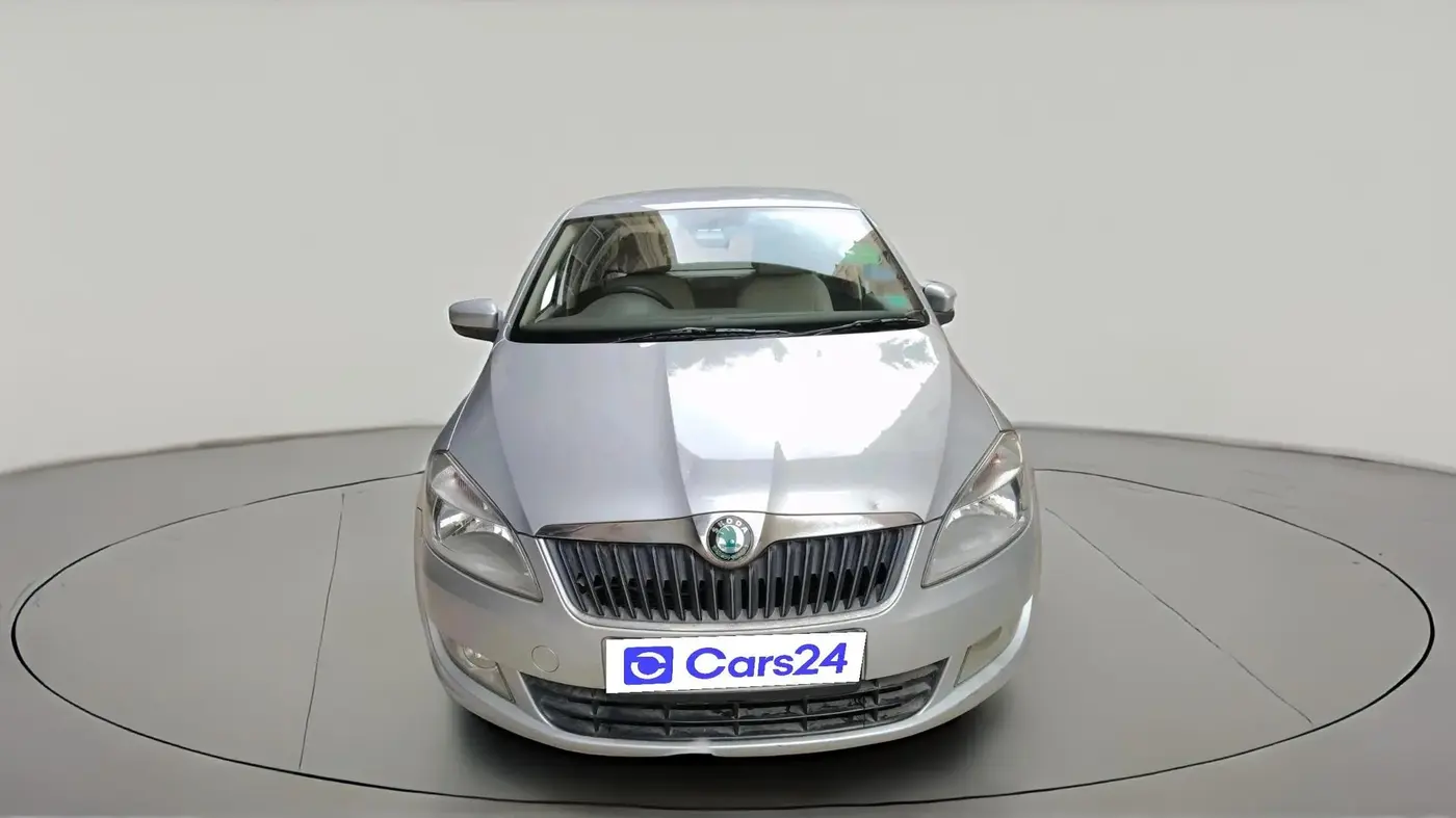 2011 Skoda Rapid AMBITION 1.6 MPI MT, Petrol, Manual, 63,000 km, exterior