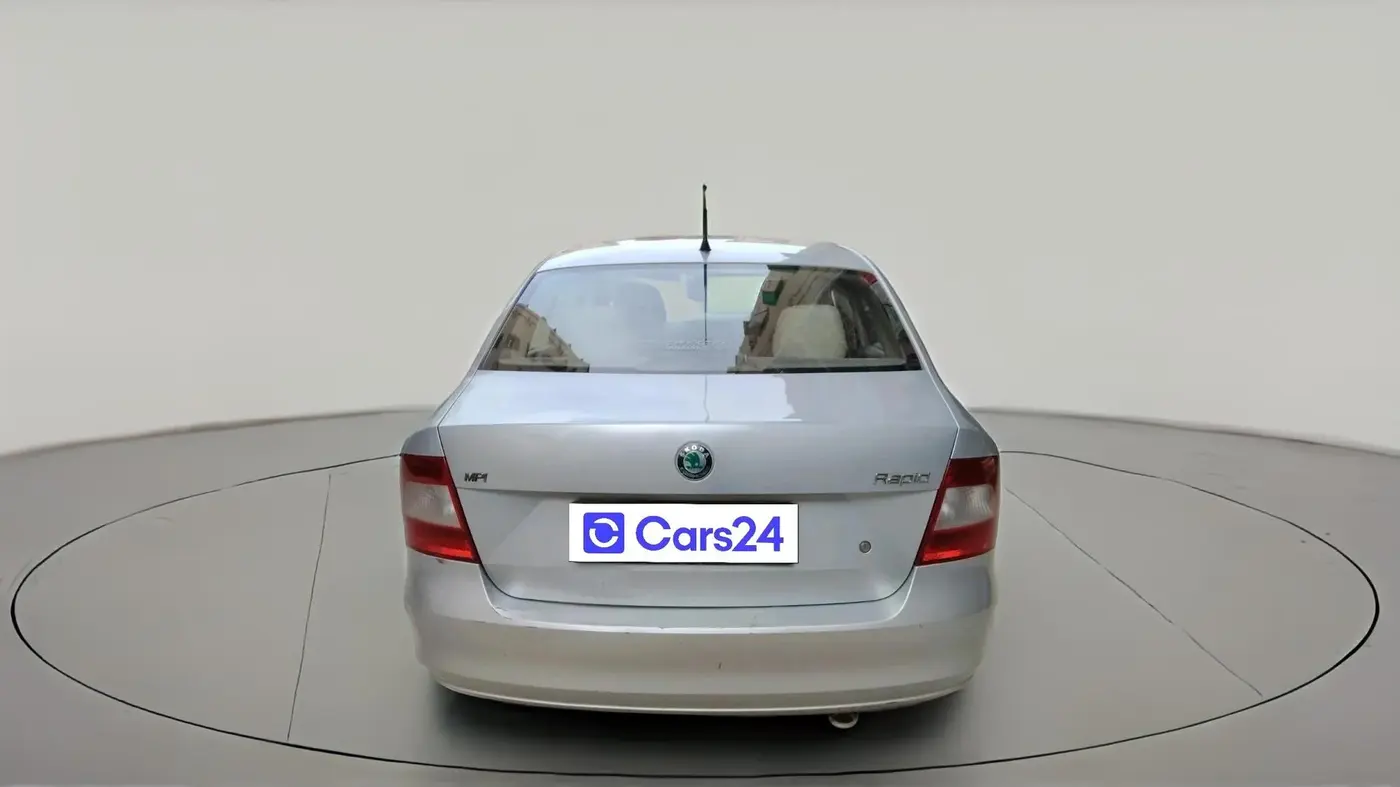 2011 Skoda Rapid AMBITION 1.6 MPI MT, Petrol, Manual, 63,000 km, exterior