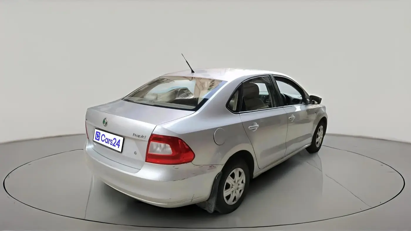 2011 Skoda Rapid AMBITION 1.6 MPI MT, Petrol, Manual, 63,000 km, exterior