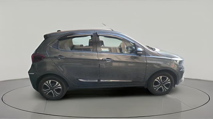 2024 Tata Tiago XTA PETROL, Petrol, Automatic, 15,563 km, exterior