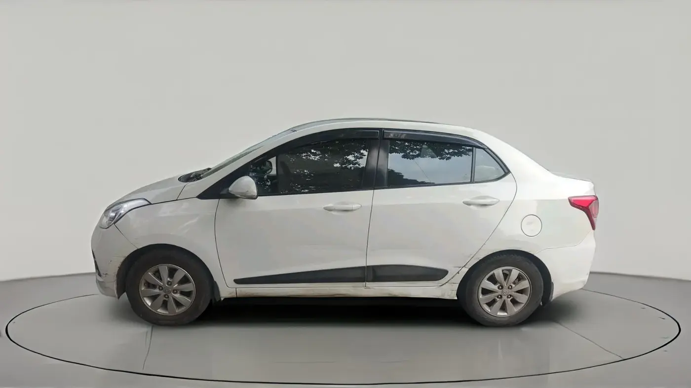 2016 Hyundai Xcent SX 1.2, CNG, Manual, 1,18,938 km, exterior